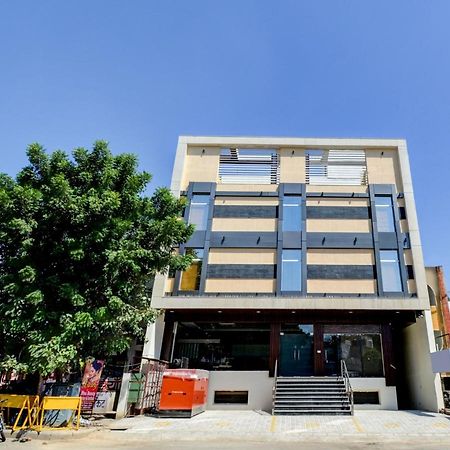 Hotel Oyo 70930 The Moon Āsansol Exterior foto
